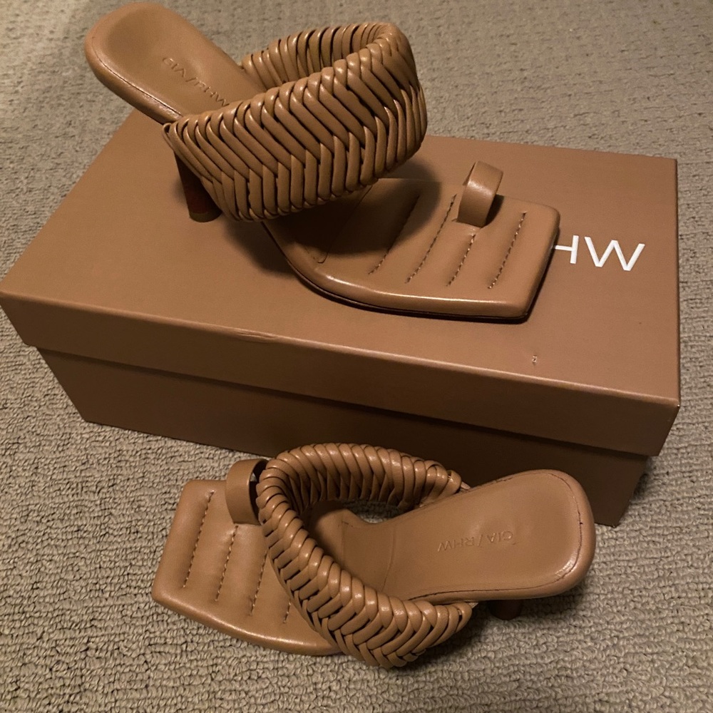 GIA BORGHINI
x RHW Toe Ring Mule